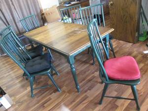 lot 2 image: Green and dark tone Wood farmhouse ...