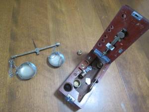 lot 140 image: Vintage metal scale and calibration...