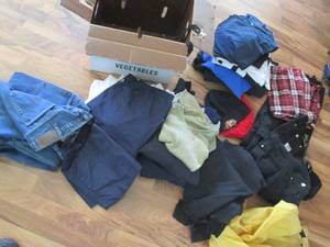 lot 147 image: Mens 48x30 Carhartt bibs, jeans, s...