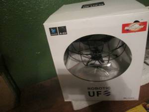 lot 165 image: Robot ir UFO drone in original box...