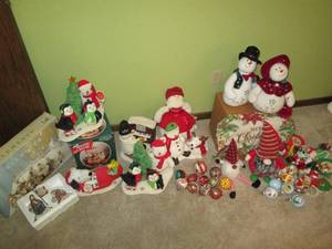 lot 186 image: Multiple stuffed Musical Christmas ...