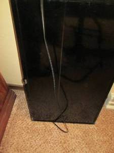 lot 190 image: Onn 32 roku flat screen TV (NO rem...