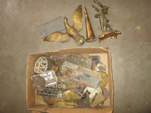 lot 368 image: Lot of assorted brass trinkets, sta...