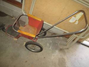 lot 369 image: Vintage metal 3-wheel stroller...