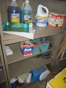 lot 387 image: Content of shelf to include misc co...