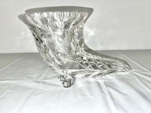 lot 4 image: Cut Crystal Cornucopia Vase with Footed Base