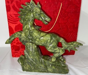lot 5 image: Green Serpentine Stone Carved Horse Sculpture