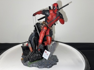 lot 40 image: Deadpool Collectible Figure on Battle Scene Base