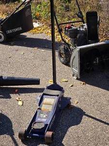 lot 358 image: Arcan Ultra Low Lift Point 3-12 Ton Service Jack LL-35