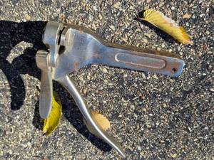 lot 372 image: Saw Set