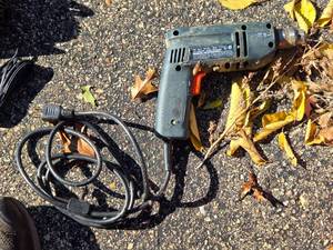 lot 373 image: Black & Decker Drill 7153