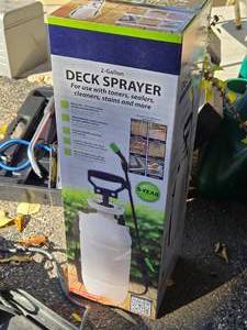 lot 392 image: 2-Gallon Deck Sprayer