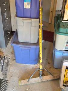 lot 399 image: Push Broom