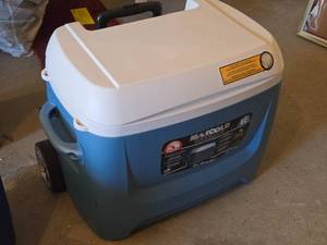 lot 406 image: Igloo Max Cold Premium 62-Quart Chest Cooler 25 x 17 x 20