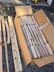 lot 409 image: Lot of (20) Railing Ballisters 42