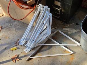 lot 415 image: Lot of (9) Shelf Bracket Arms