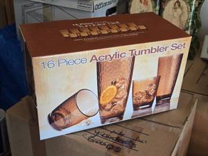 lot 425 image: Acrylic Tumbler Set 16-piece (in original packaging)