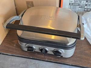 lot 429 image: Grill Pan by Cuisinart Griddler