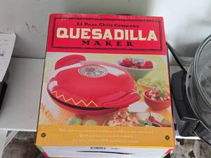 lot 436 image: El Paso Chile Company Quesadilla Maker (in original packaging)
