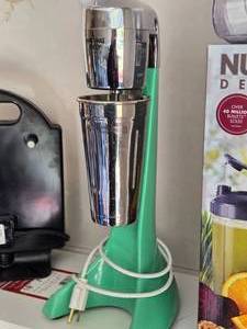 lot 438 image: Waring Pro Mil Shake Machine