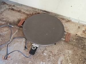 lot 444 image: 16 Electric Skillet Plate