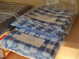 lot 451 image: Cat Chequer Tablecloth and (4) Napkins