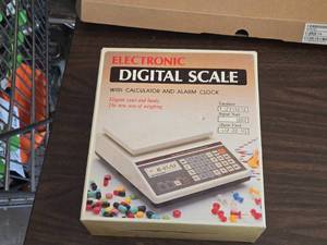 lot 466 image: Electronic Digital Scale (in original packaging)