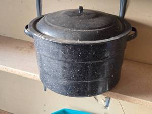 lot 480 image: Water Bath Canner