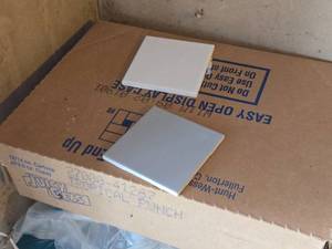 lot 496 image: Lot of (1 Box) Dal-Tile Tile 12 x 4 12 x 4 12 85-count ( 85 total items )