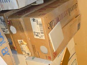 lot 513 image: Lot of (3 Boxes) Ceramic Tile 14 x 4 14 x 4 14