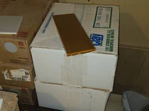 lot 514 image: Lot of (1 Partial  1 Full Box) Ceramic Tile 14 x 10 14 x 3 12