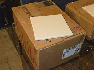 lot 515 image: Lot of (1 Box - 10 pieces) Ceramic Tile 14 x 6 x 6