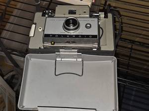 lot 547 image: Vintage Polaroid Land Camera Automatic 230 Camera