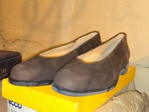 lot 564 image: Ecco Womens Dress Shoes Size 8 (New)