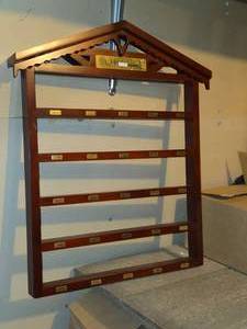 lot 571 image: Wall Mount Shelf