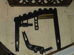 lot 574 image: 9 Iron Holder