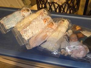 lot 575 image: fix size Collectible Dolls