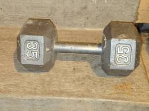 lot 588 image: Dumbbell Weight 35#