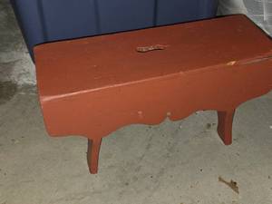 lot 593 image: Wood Stool 18 x 7 x 9