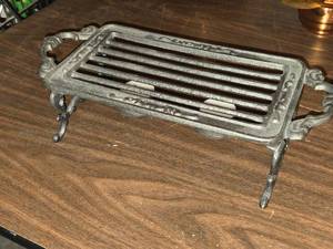 lot 595 image: Cast Iron Tea Pot Warmer