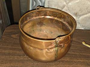 lot 596 image: Copper Pot