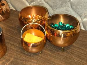 lot 598 image: Lot of (3) Cauldrons