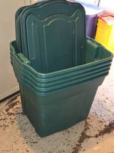 lot 609 image: Lot of (5) Plastic Storage Bins with Lids 23 x 16 x 18