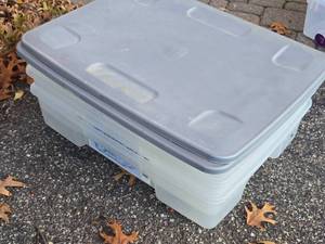 lot 625 image: Lot of (3) Plastic Underbed Storage Bins with Lids 24 x 19 x 5