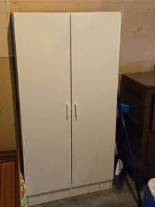 lot 638 image: Metal Storage Cabinet 2-door