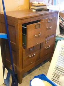 lot 637 image: The C.D. Steele Co Business Furniture Wood File Cabinet 4-drawer