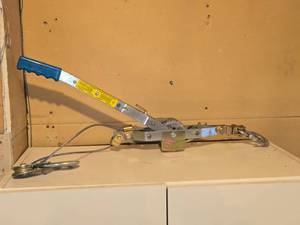 lot 639 image: Powr-Pull 2-Ton Winch 14483-0