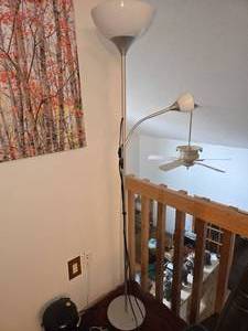 lot 659 image: 71 Floor Lamp