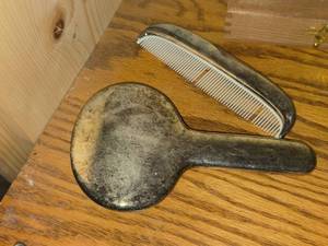 lot 681 image: Vintage Dansk Brush and Comb