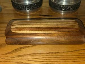 lot 688 image: Vintage Walnut & Zebra Wood Multi-Layer Quilters Clapper